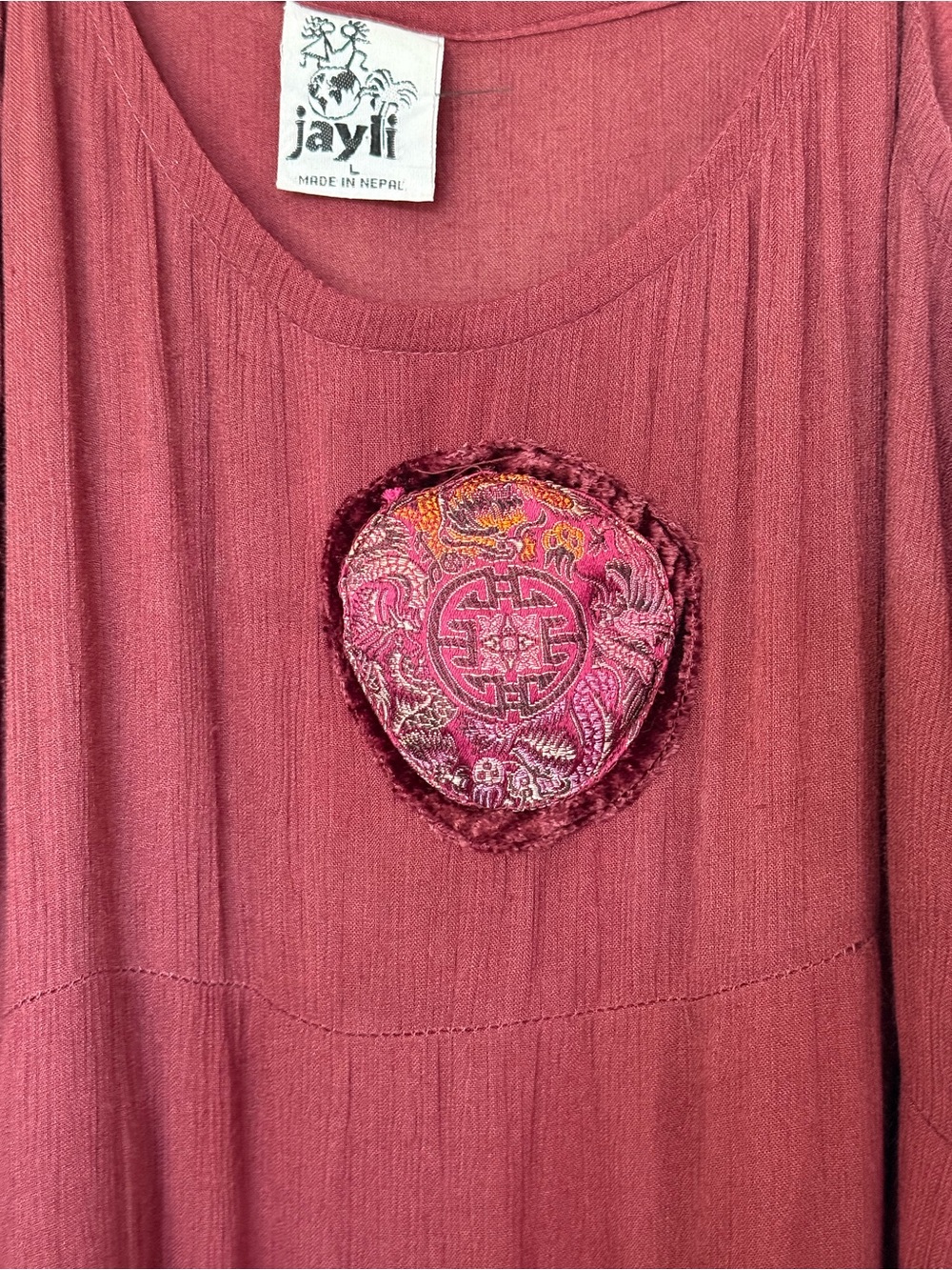 Jayli Burgundy Maxi Dress w/Embroidered Medallion Size L Witch’s Estate sale